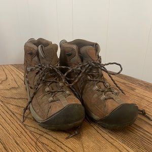 Keen hiking boots